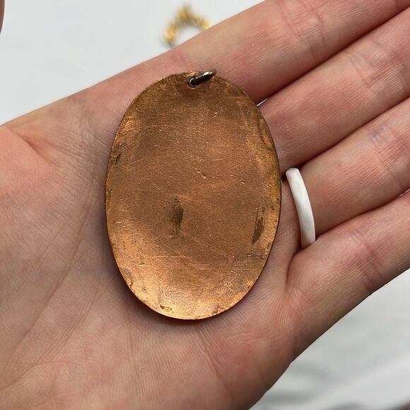 6 Vintage Necklace Pendants; Fish, Flower, Wanderer, Grandma, Beads & Apple - Picture 10 of 16